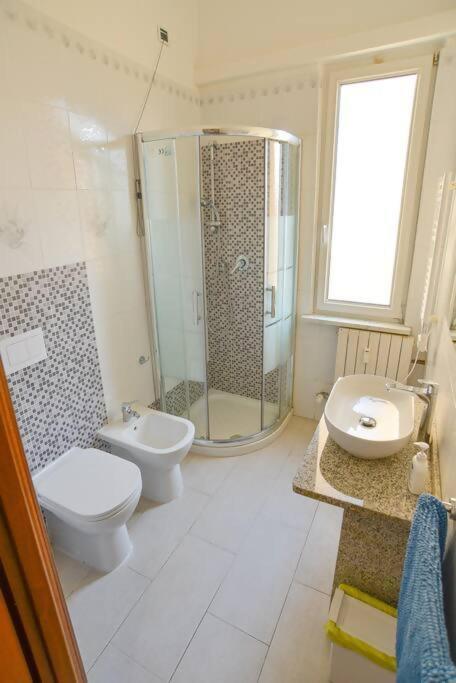 Apartamento Larte Al Mare Vicino Spiaggia Con Ac E Wifi Savona Exterior foto