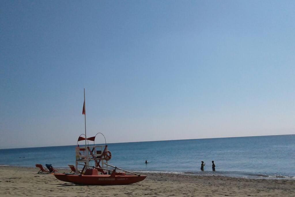Apartamento Larte Al Mare Vicino Spiaggia Con Ac E Wifi Savona Exterior foto