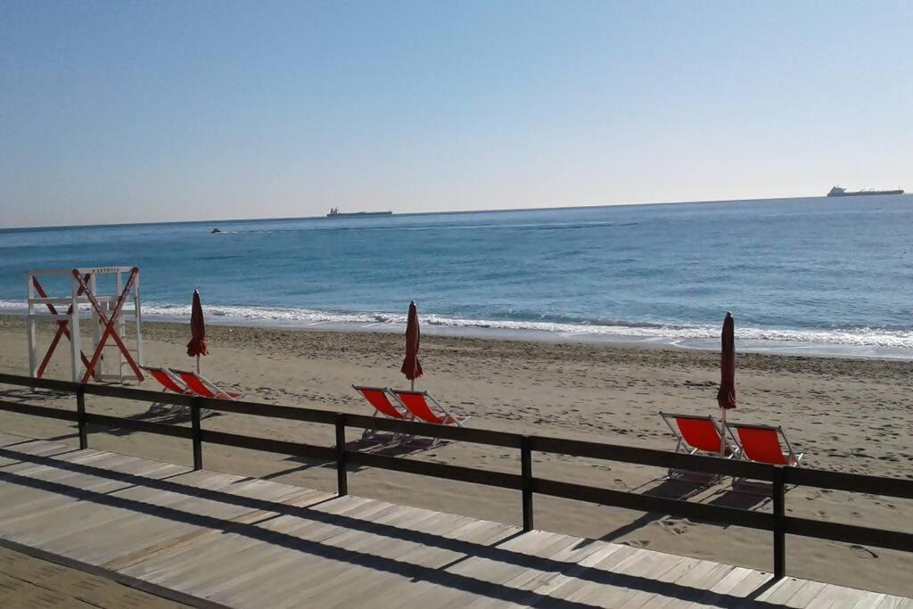 Apartamento Larte Al Mare Vicino Spiaggia Con Ac E Wifi Savona Exterior foto