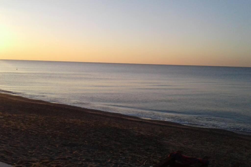 Apartamento Larte Al Mare Vicino Spiaggia Con Ac E Wifi Savona Exterior foto